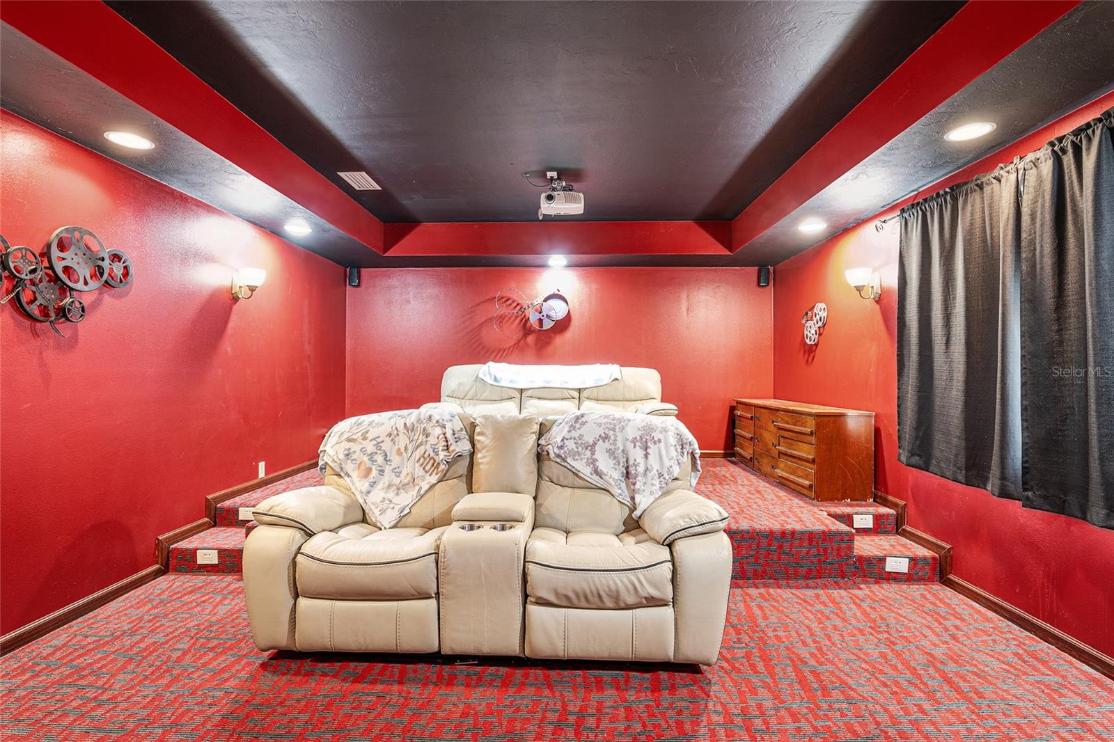630 SW MARIGOLD PL photo 2