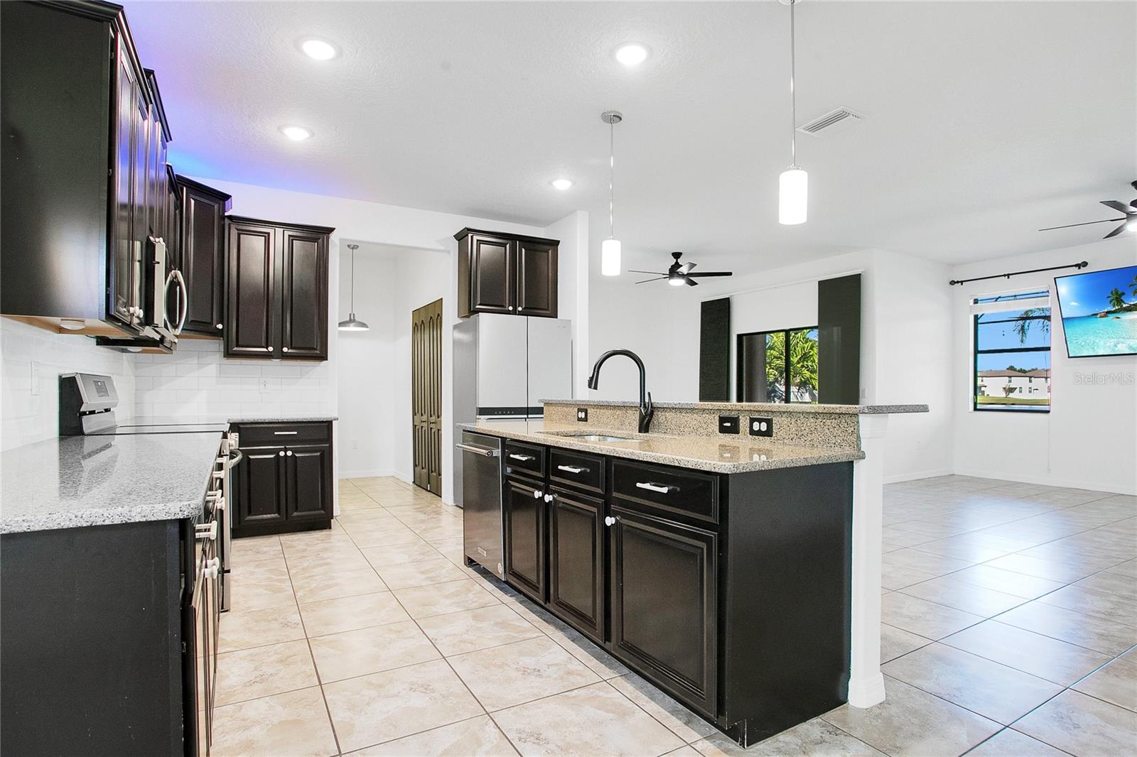 1708 HADDEN HALL PL photo 3