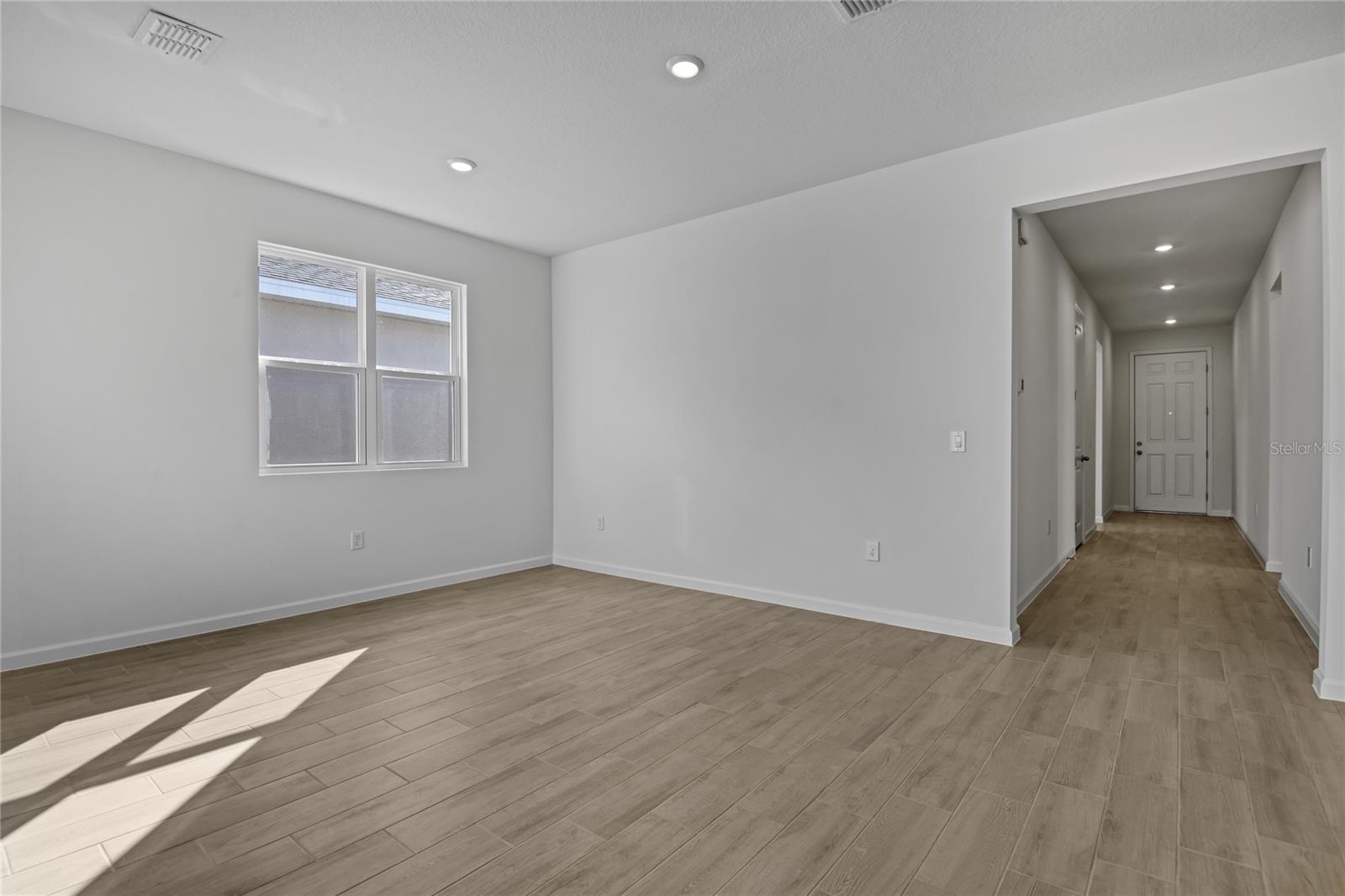 1491 AUGUST GRAY DR photo 2