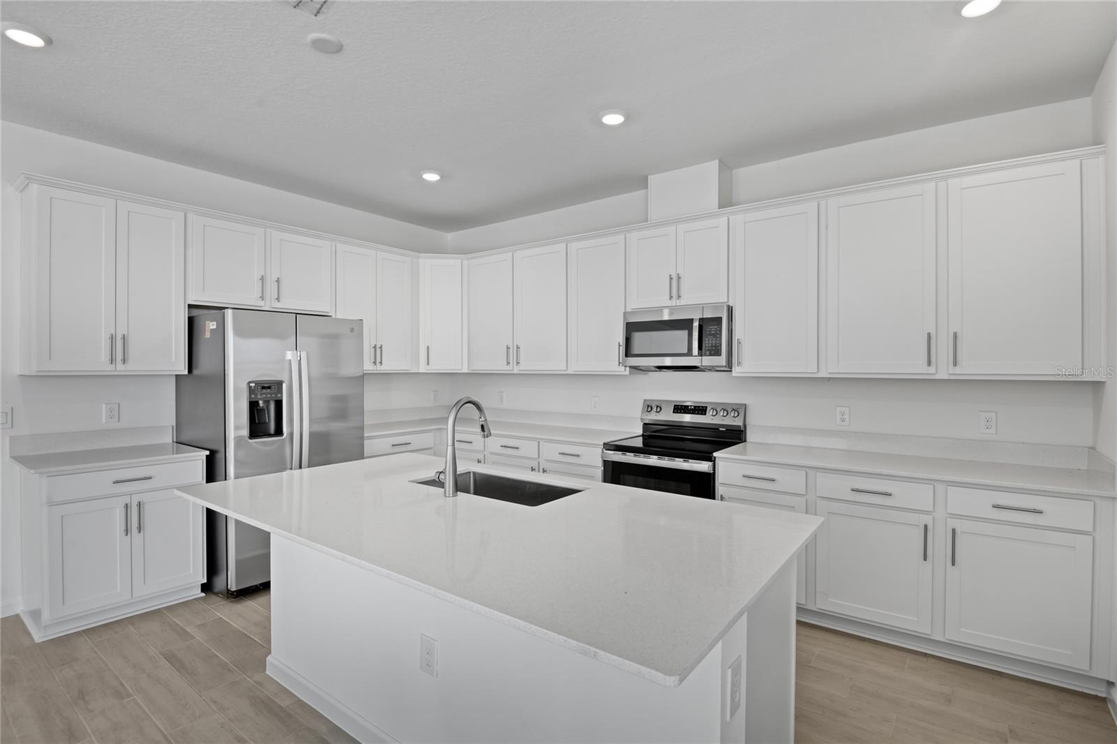1491 AUGUST GRAY DR photo 3