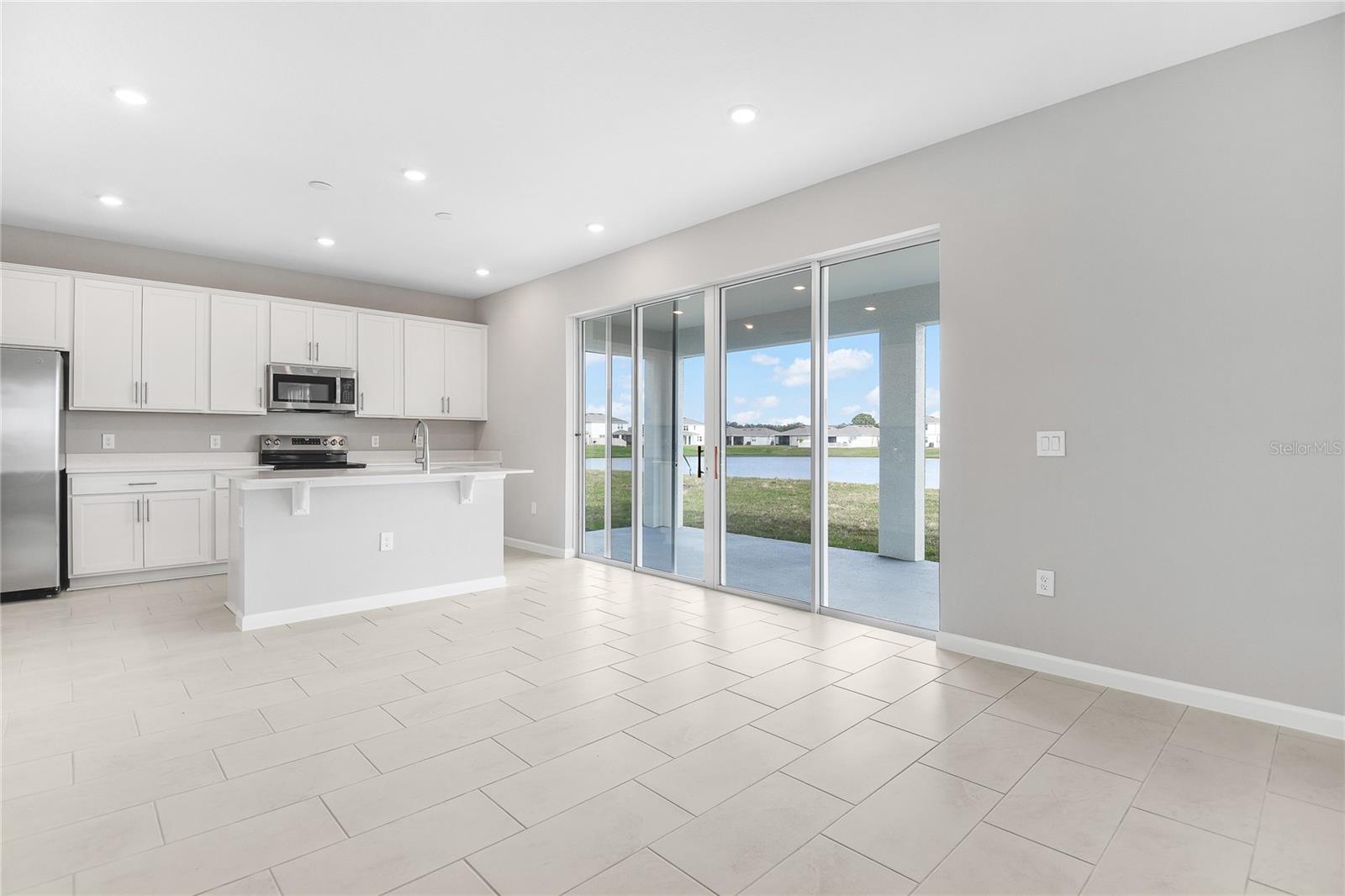 1455 AUGUST GRAY DR photo 3