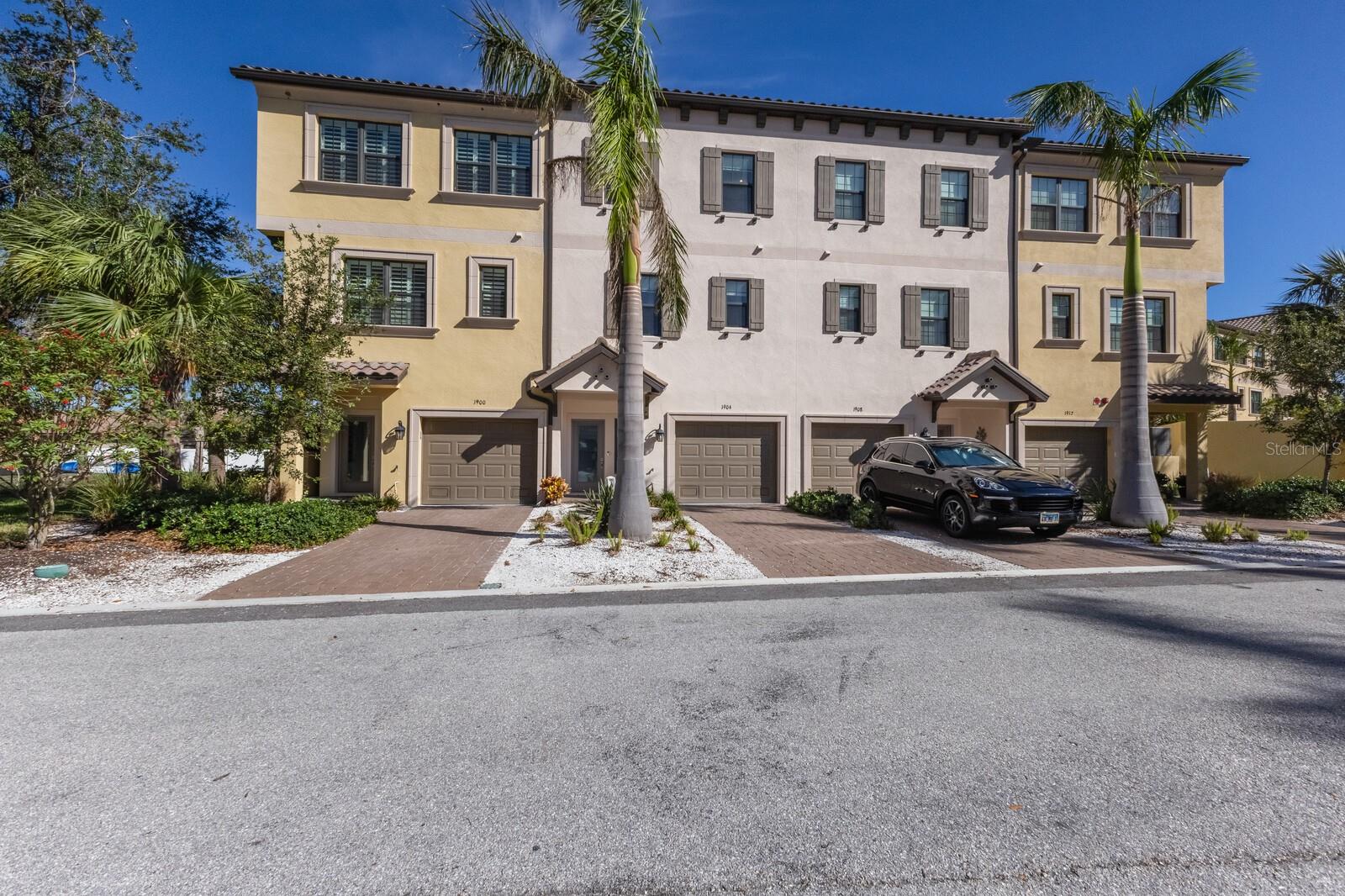 1904 MONTE CARLO DR photo 4