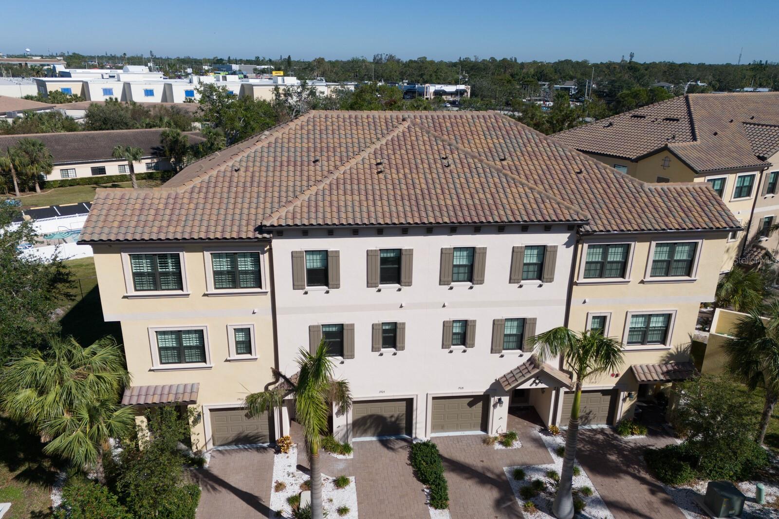 1904 MONTE CARLO DR photo 2