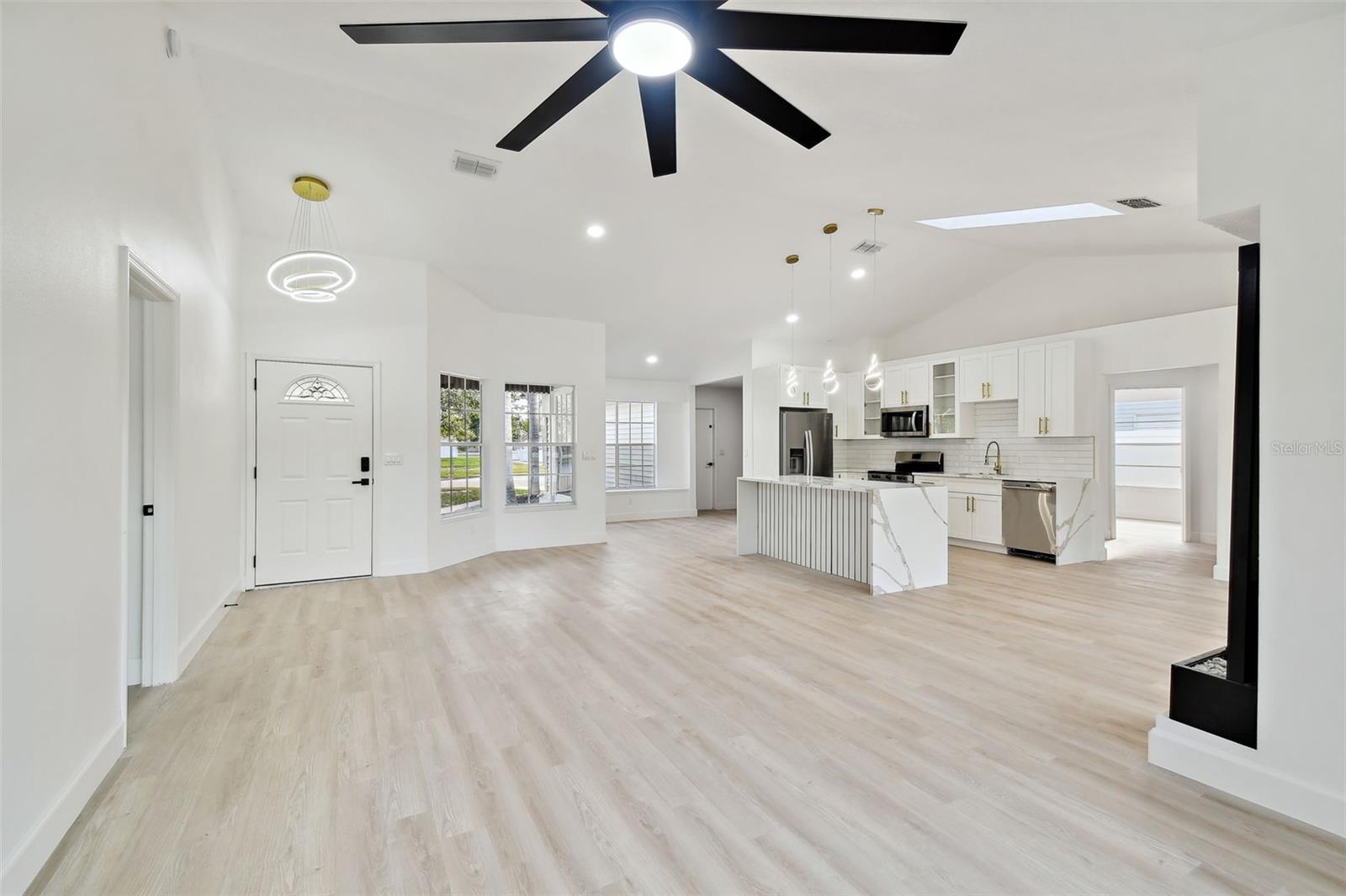 7435 HIDEAWAY TRL photo 5