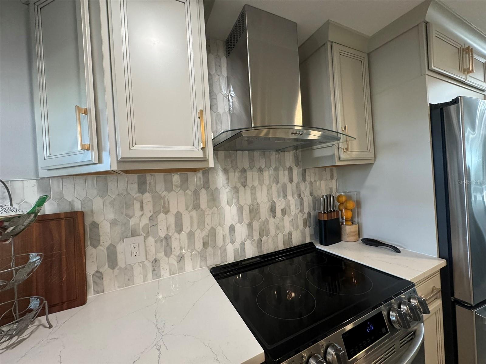 5537 SEA FOREST DR #208 photo 3