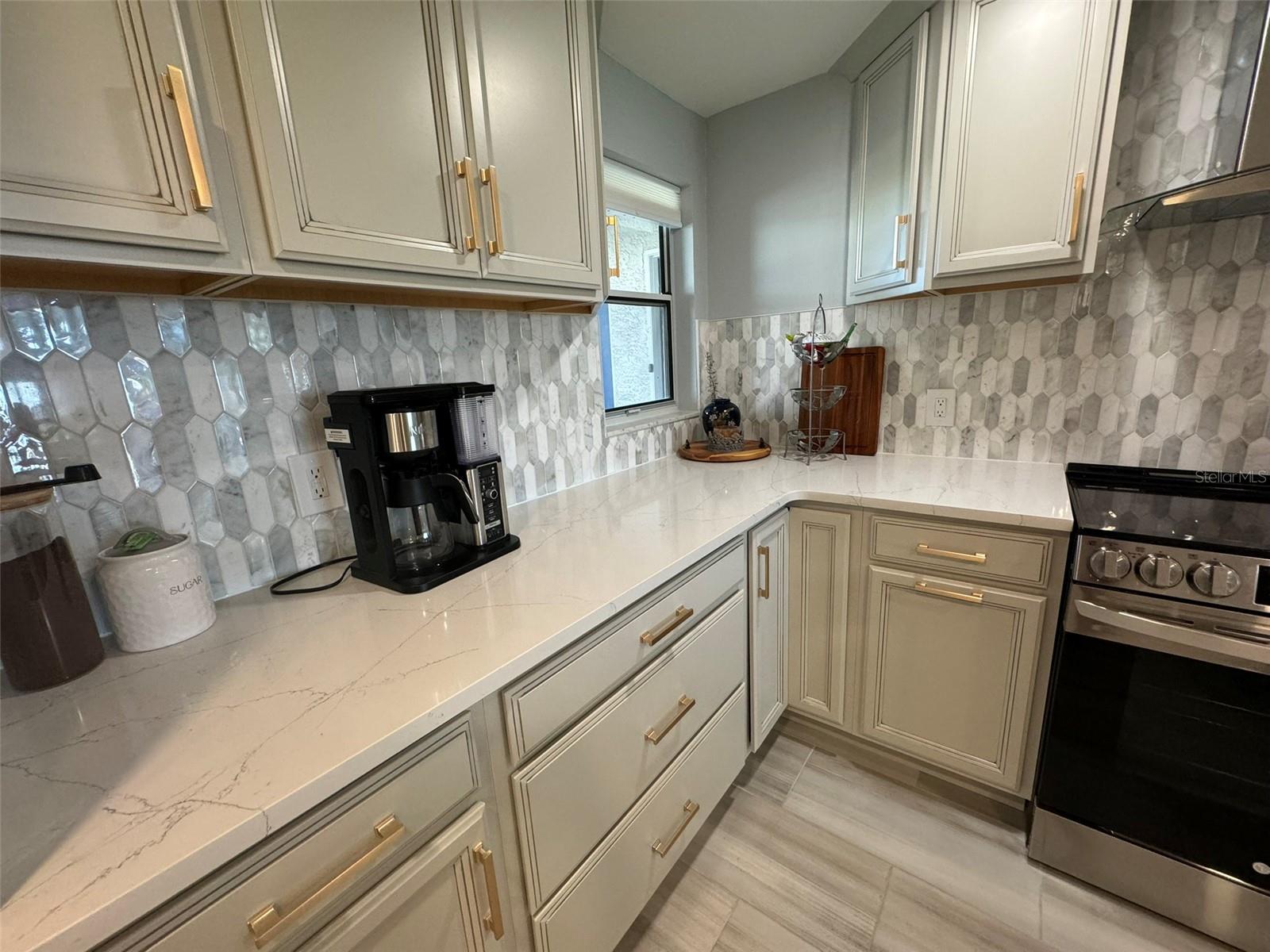 5537 SEA FOREST DR #208 photo 4