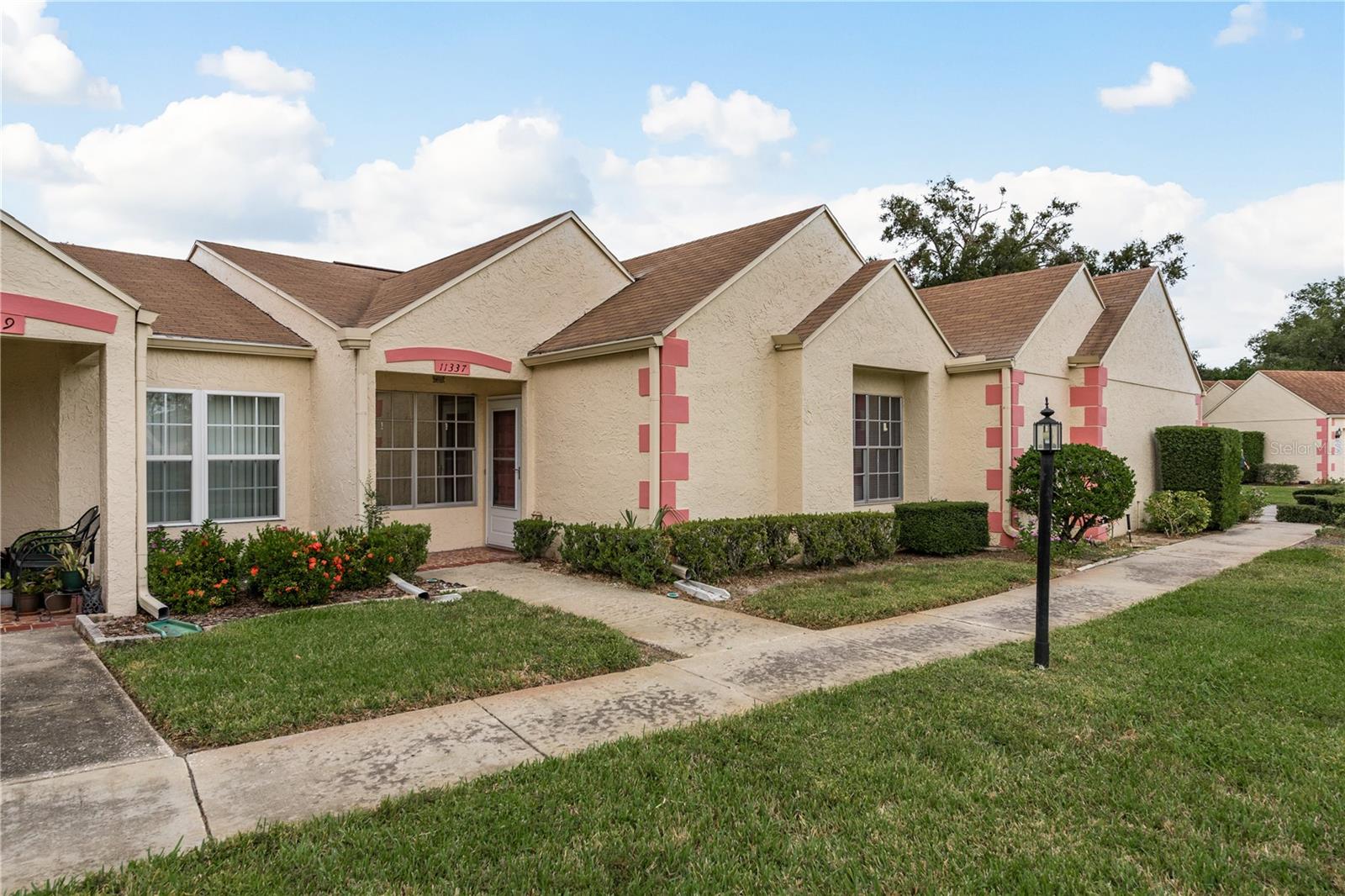 11337 VERSAILLES LN #F photo 2