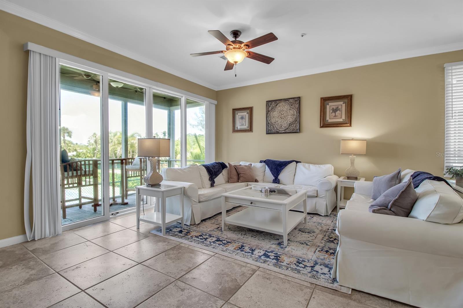 528 FOREST WAY photo 2