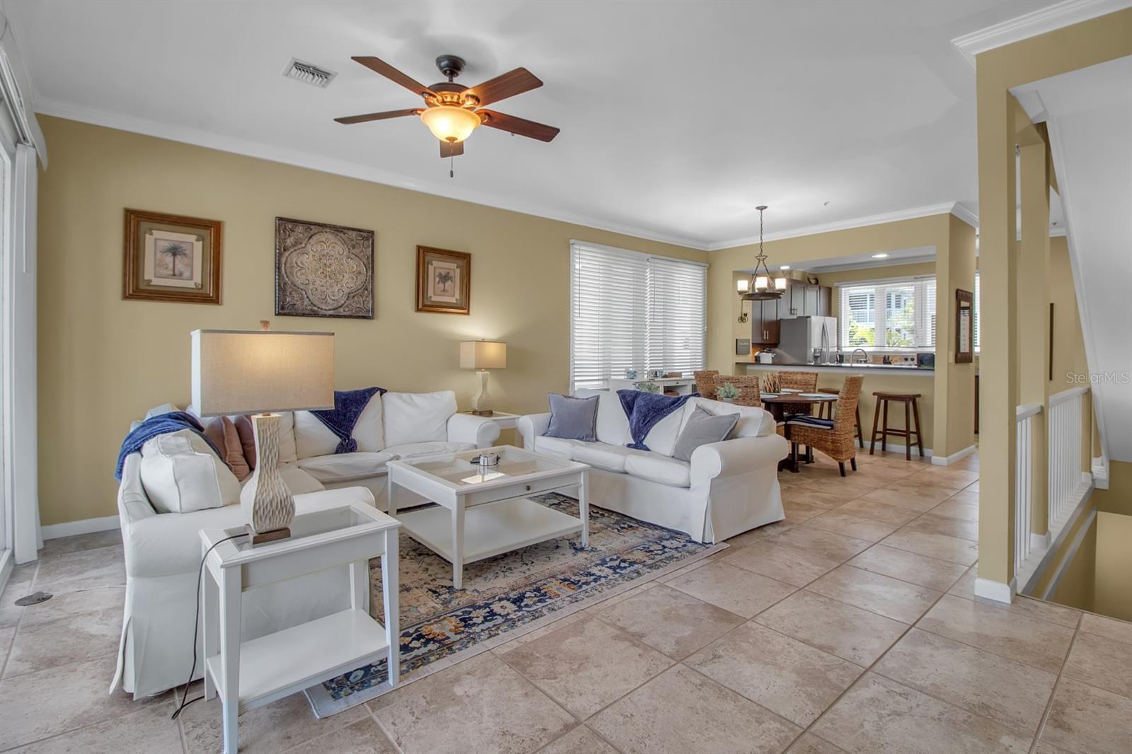528 FOREST WAY photo 3