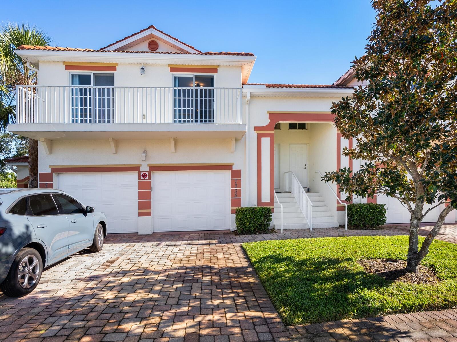 7335 FOUNTAIN PALM CIR #7335 — home for sale