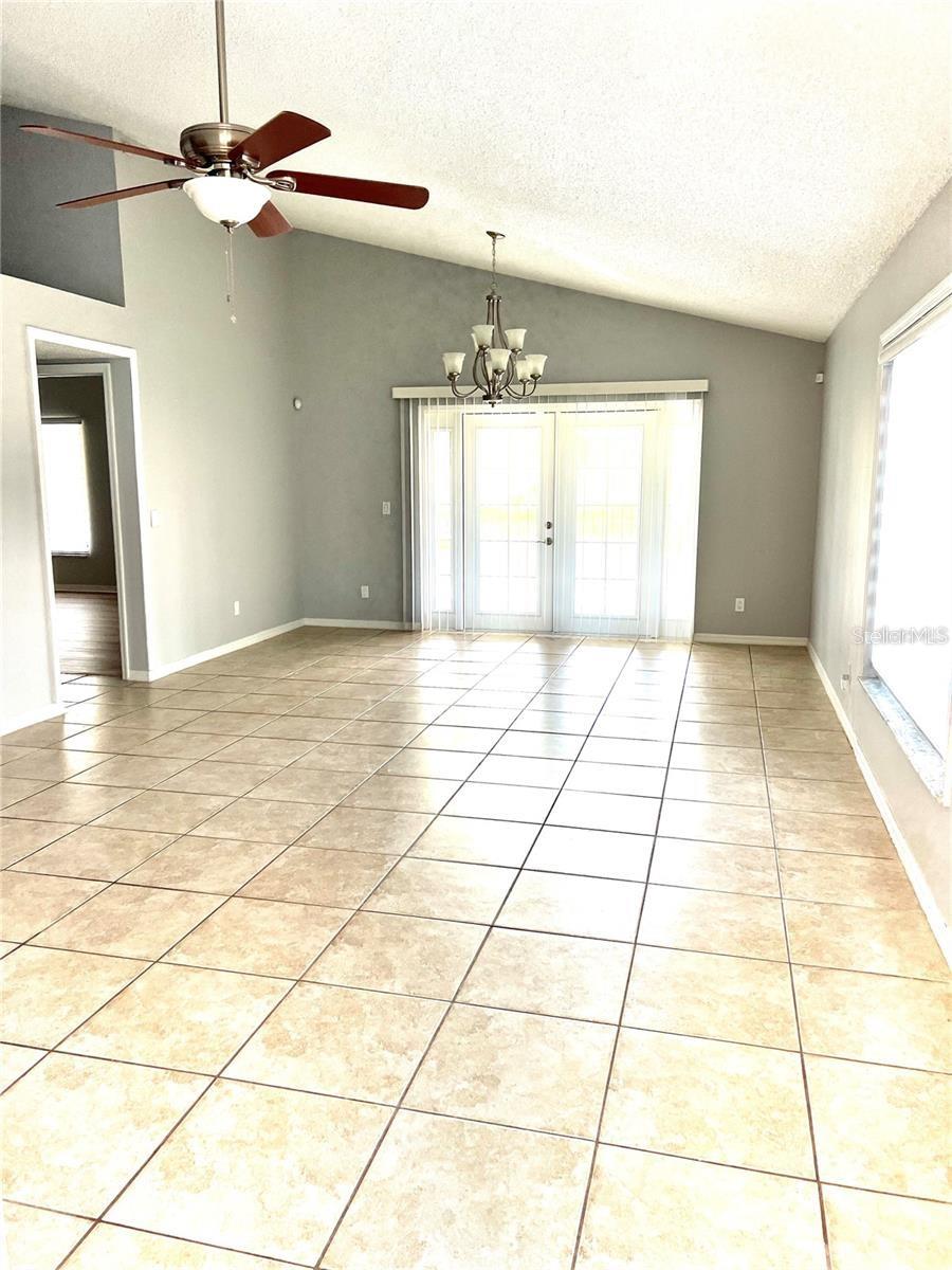 8112 FORT THOMAS WAY photo 2