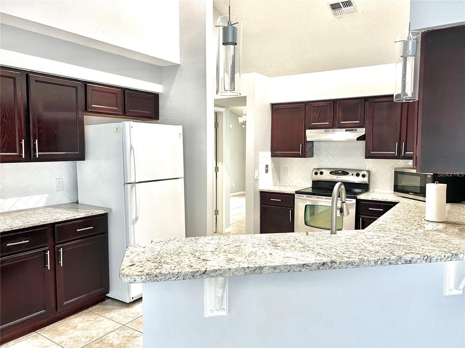 8112 FORT THOMAS WAY photo 4