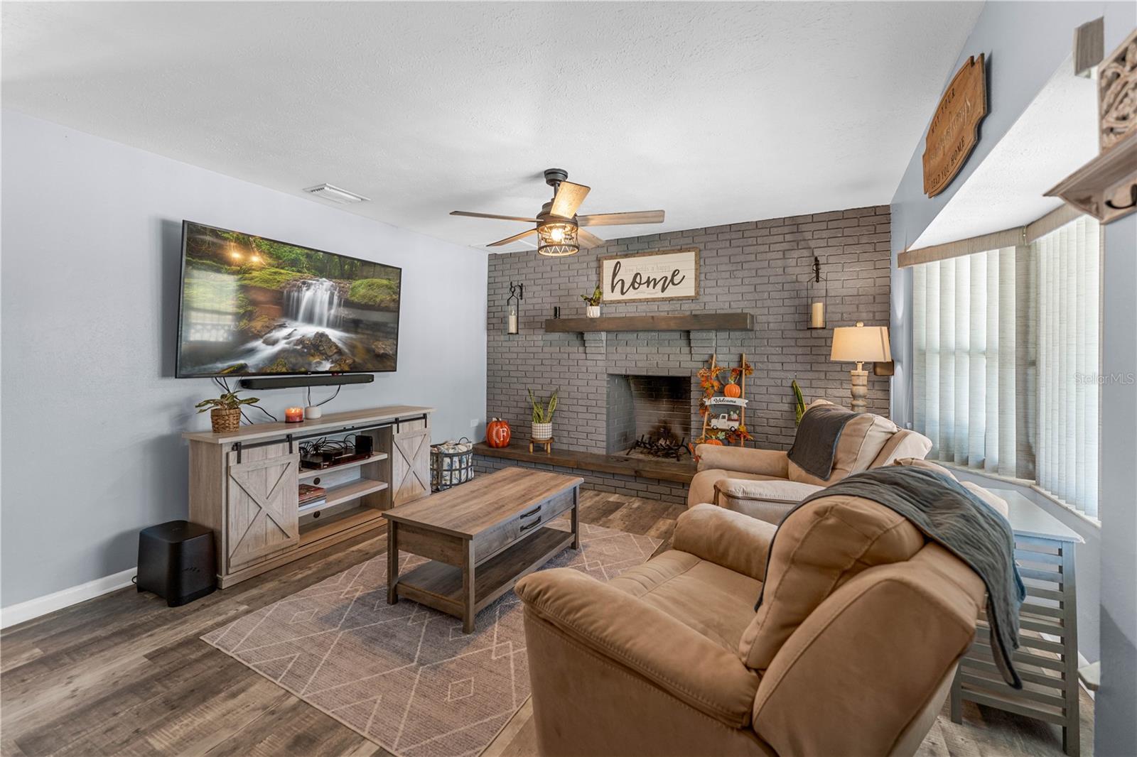 1308 OAKHILL ST photo 3