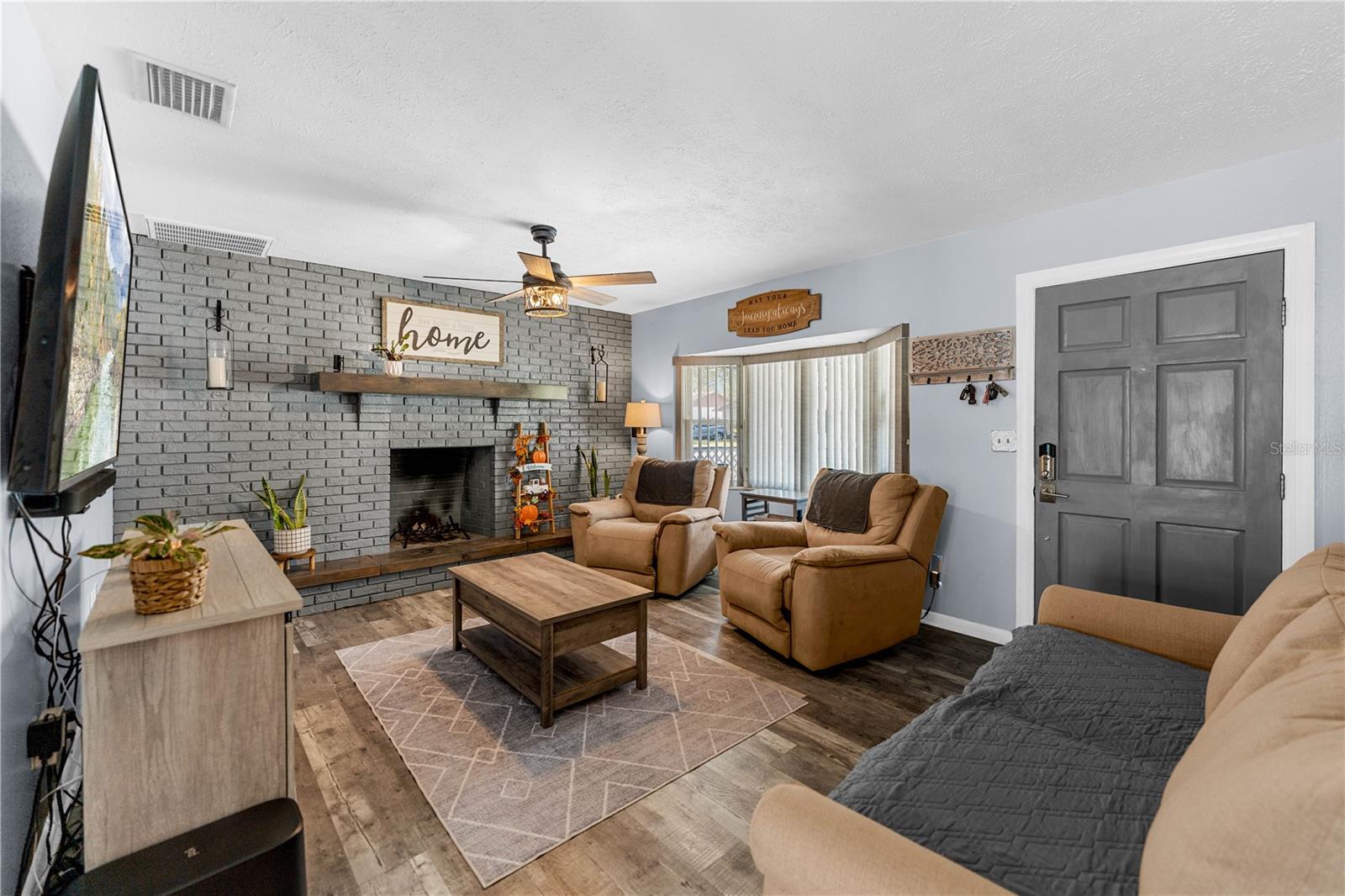 1308 OAKHILL ST photo 4
