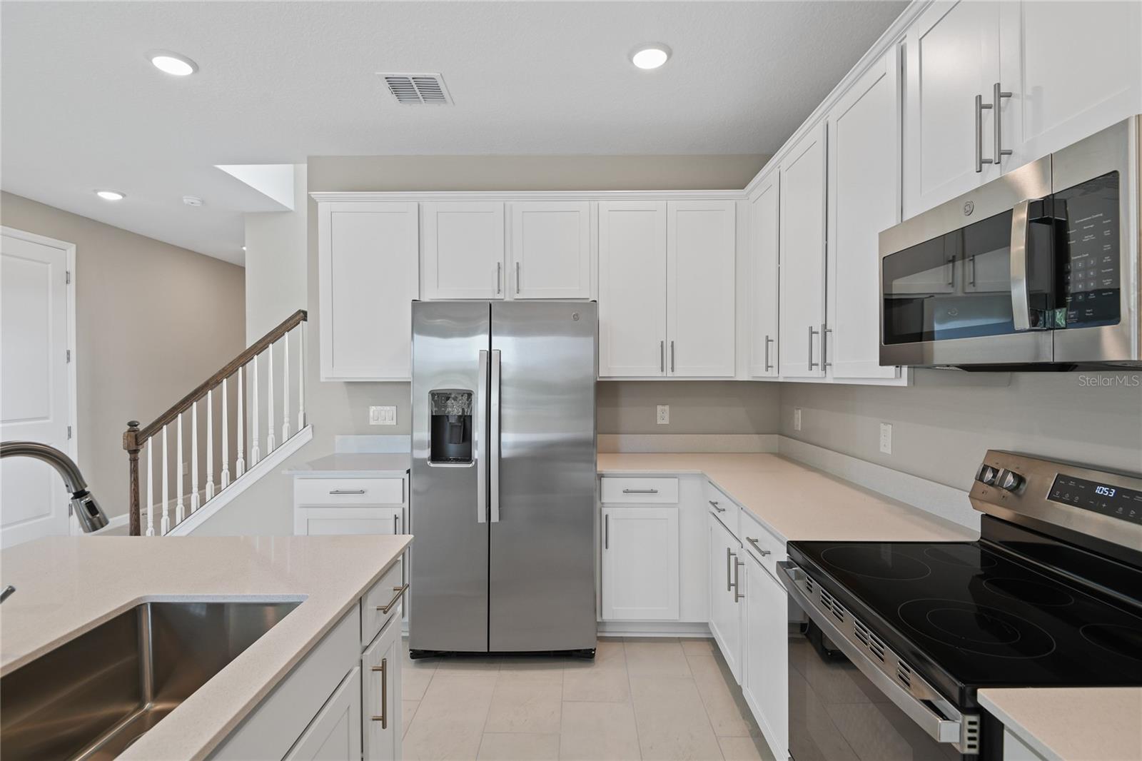 670 SUMMIT RIVER DR photo 5