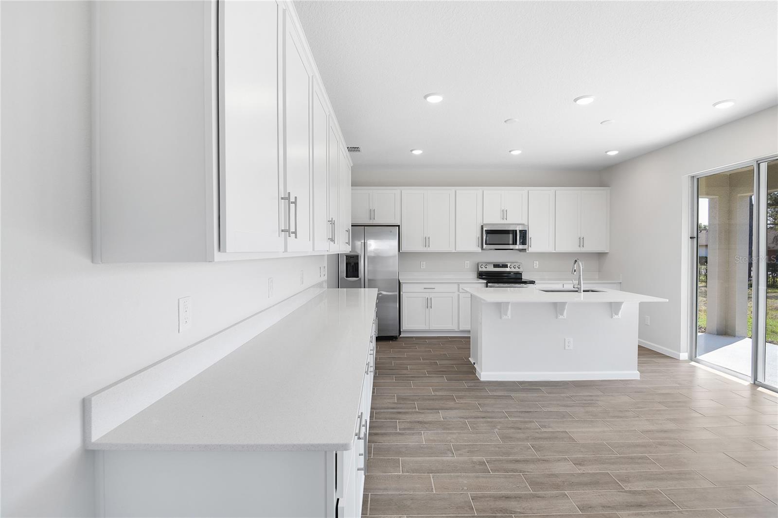 520 SUMMIT RIVER DR photo 5