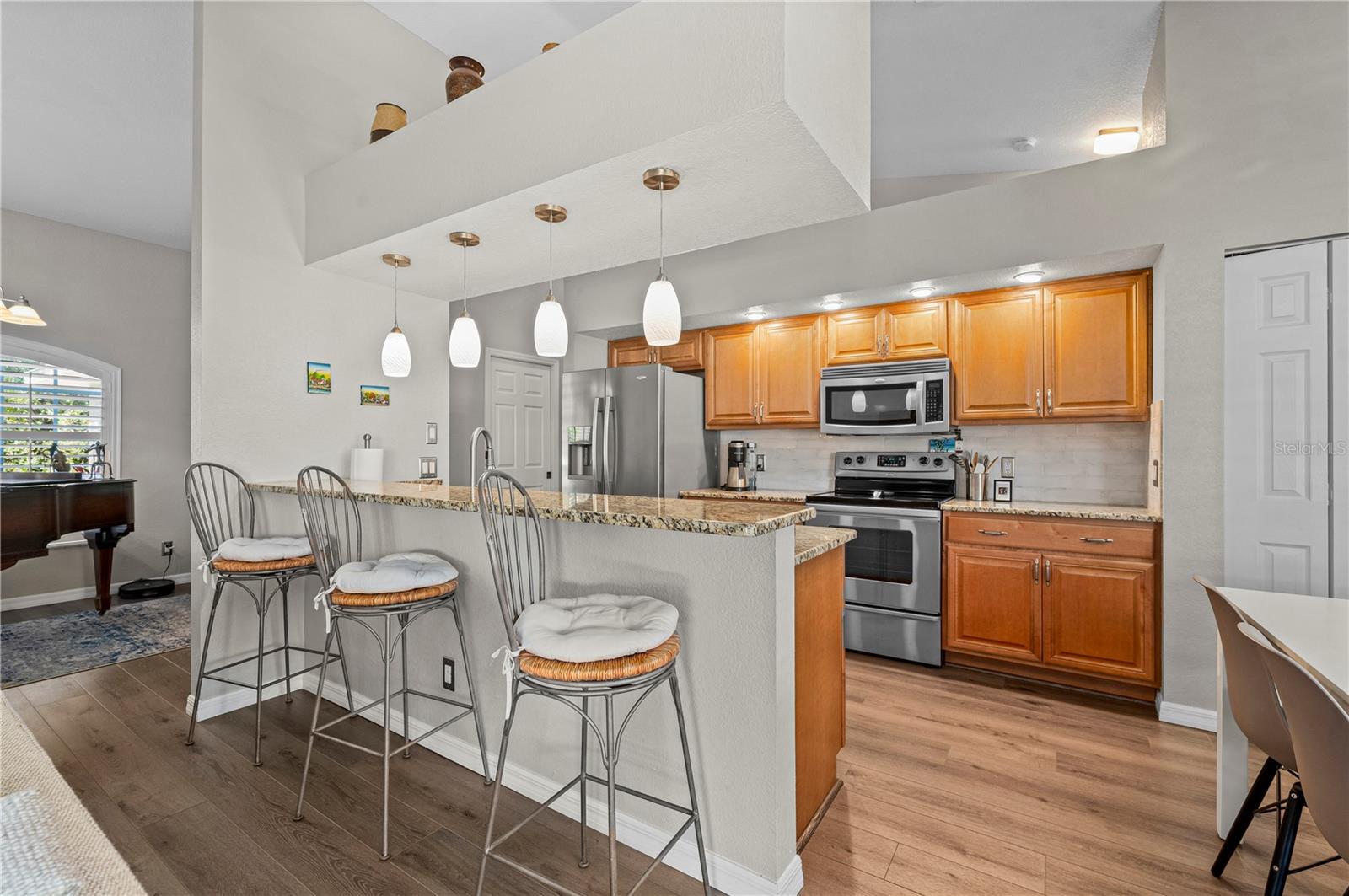 86 ZENITH ST