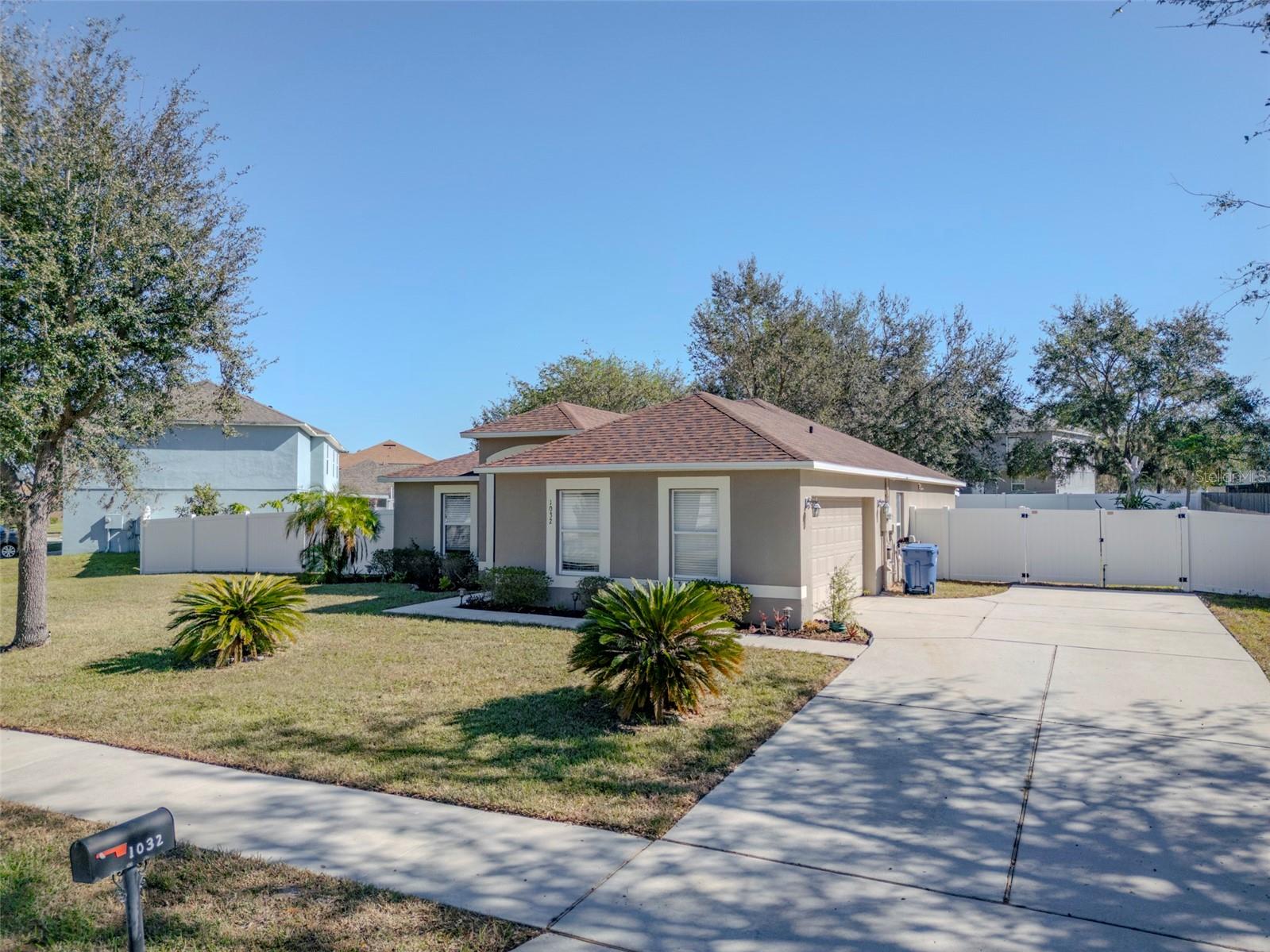 1032 TAWNY EAGLE DR photo 4