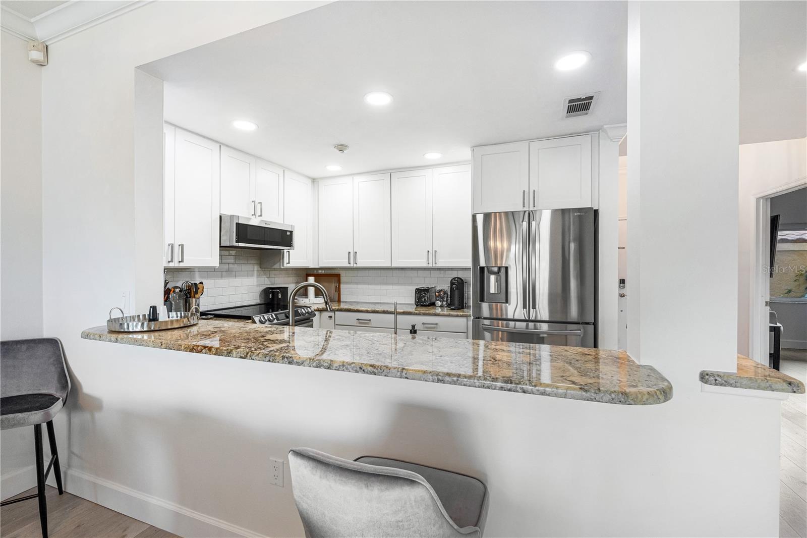 862 HUDSON AVE #862 photo 5