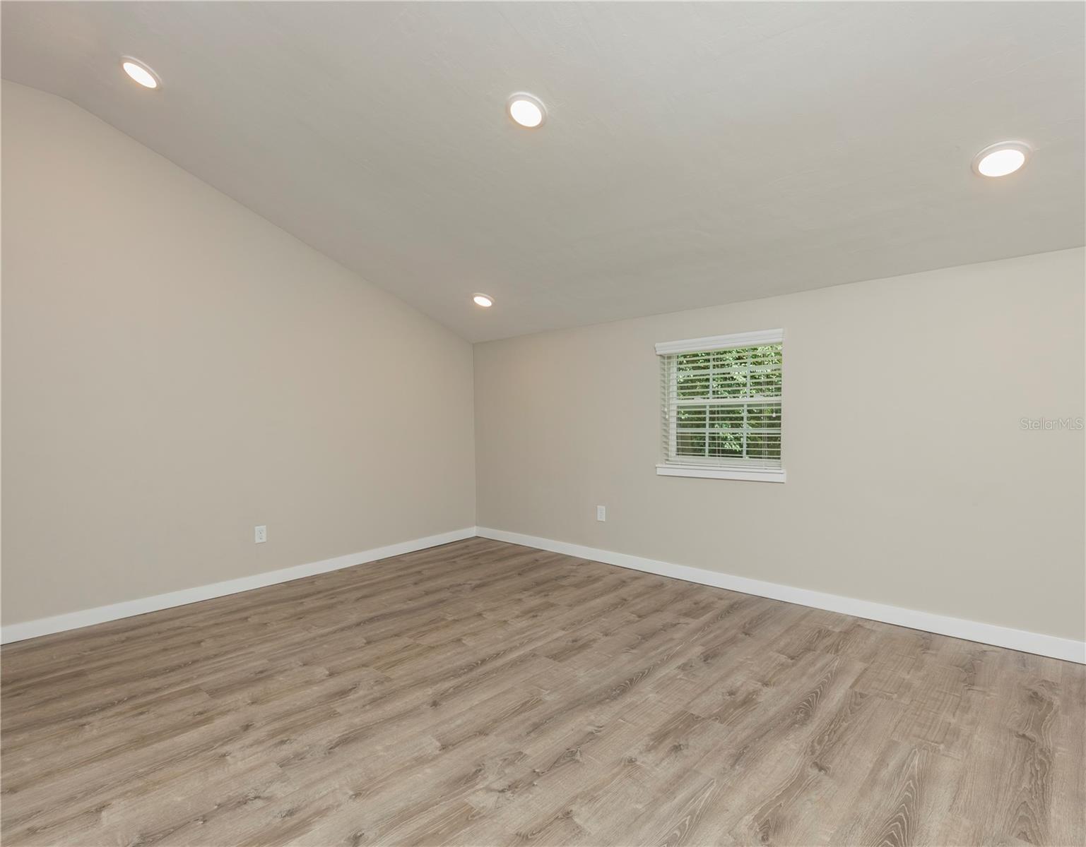 221 SE 9TH ST