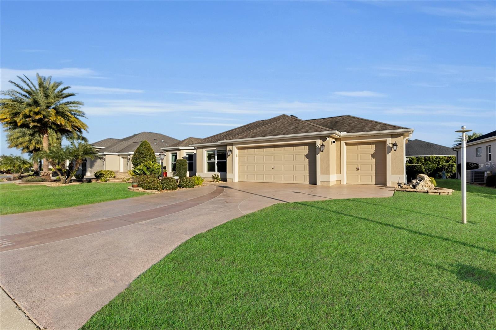 1494 WALNUT WAY photo 4