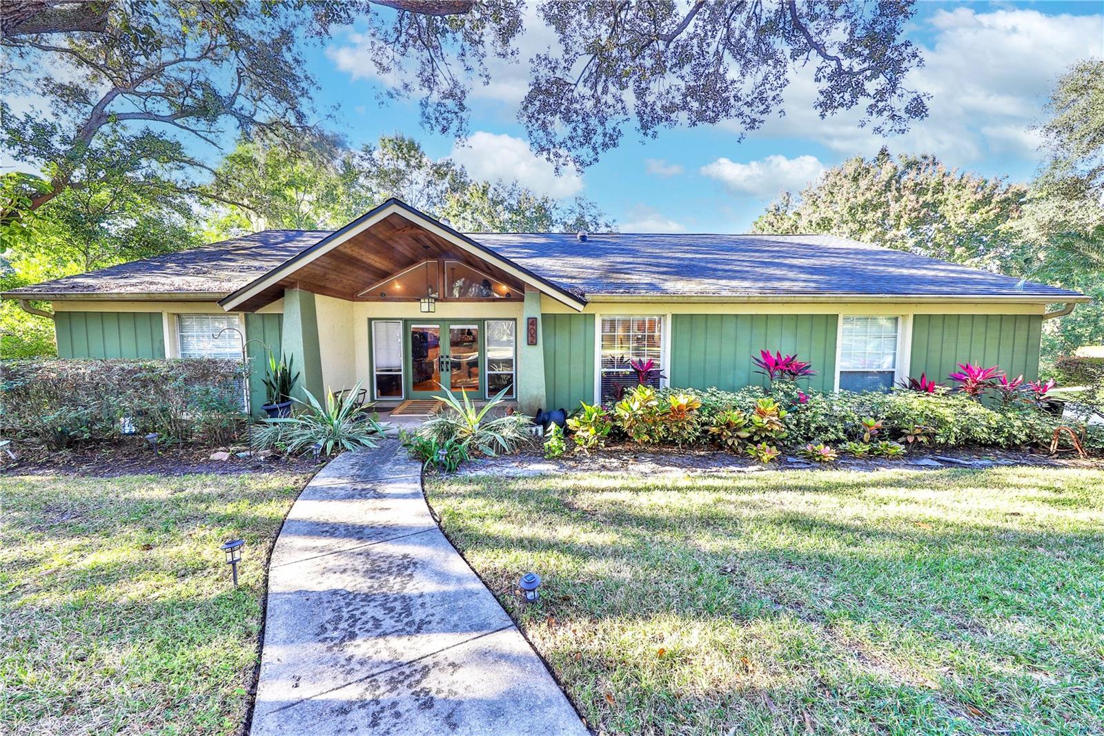 402 MAGNOLIA OAK DR