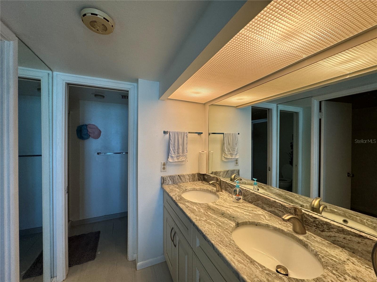 2617 COVE CAY DR #505