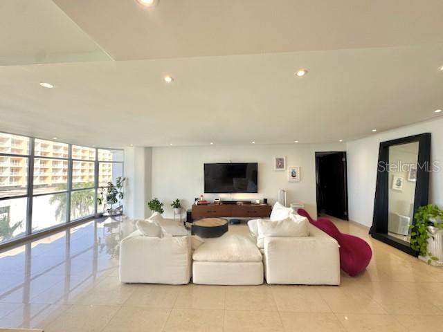 860 ASHFORD AVE. #7B photo 4
