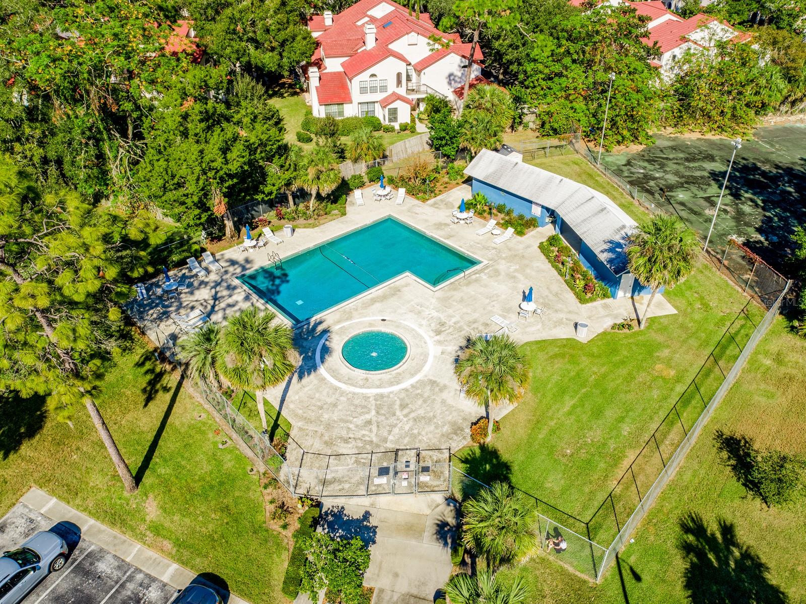539 HEATHERTON VLG photo 4