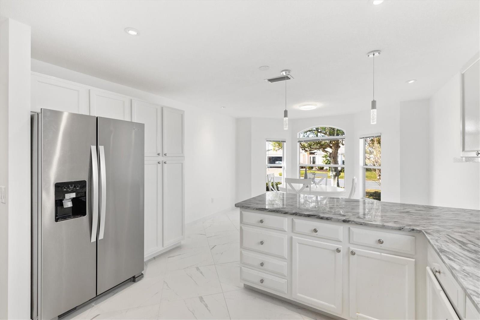 2051 PALO ALTO AVE photo 4