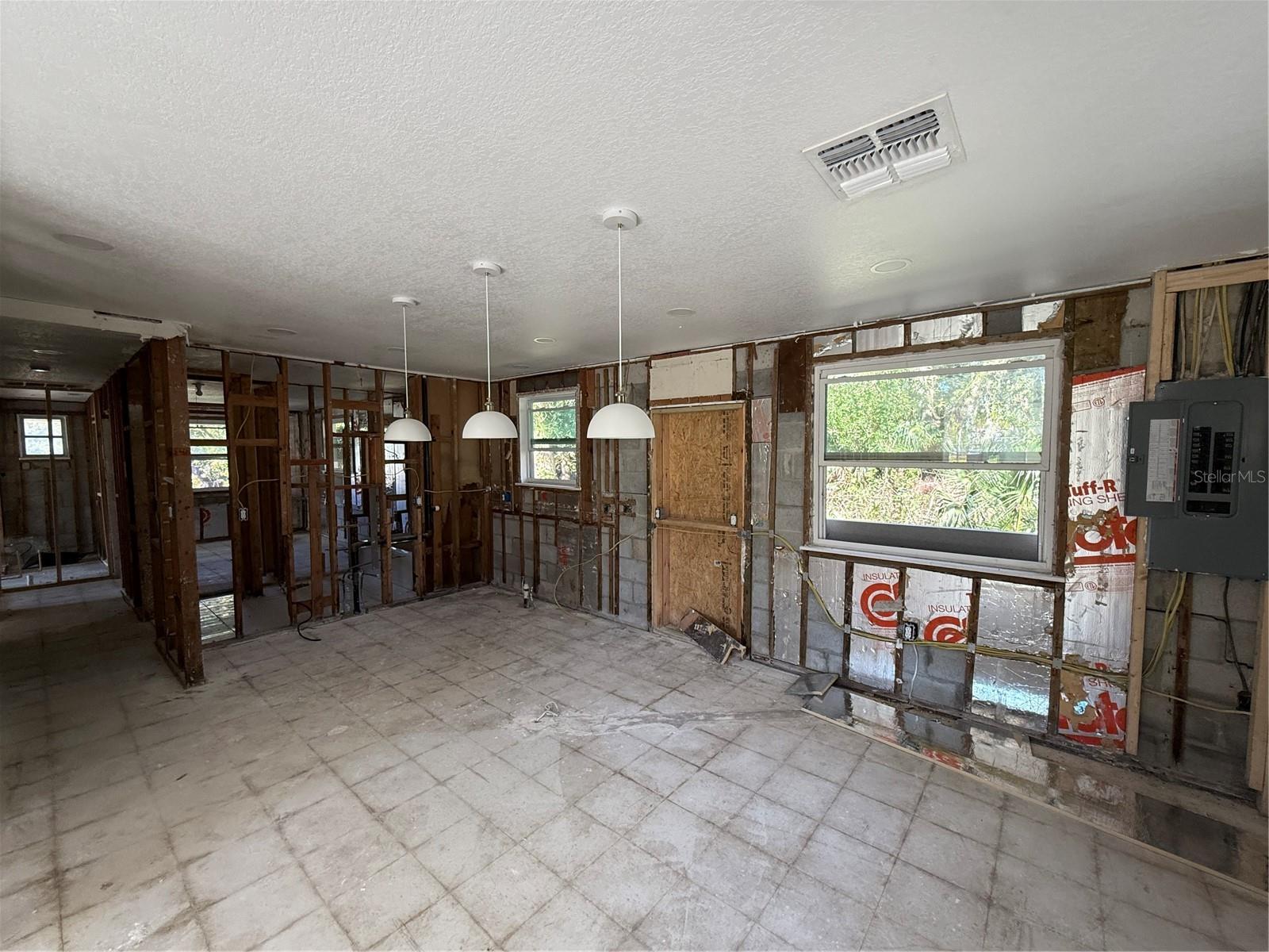 18839 ARIPEKA RD photo 3