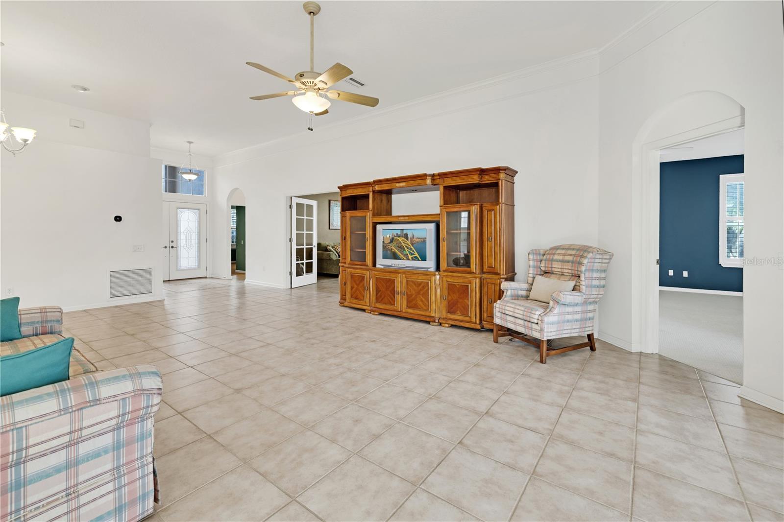 13 SHINNECOCK DR photo 5