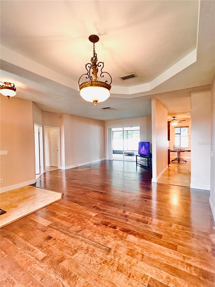 906 LIVEOAK LEAF CT photo 4