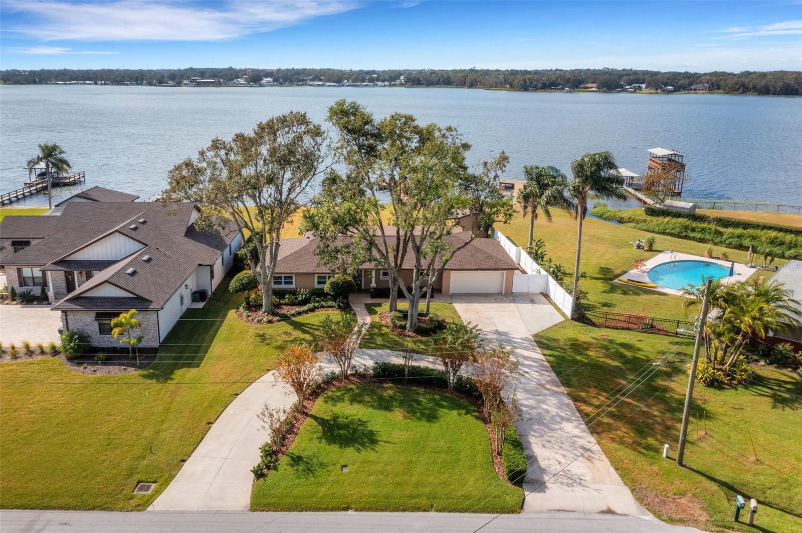 5530 DRIFTWOOD DR photo 2