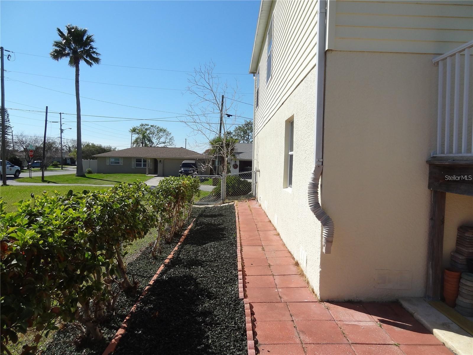 13730 GENE ROSSI AVE photo 5