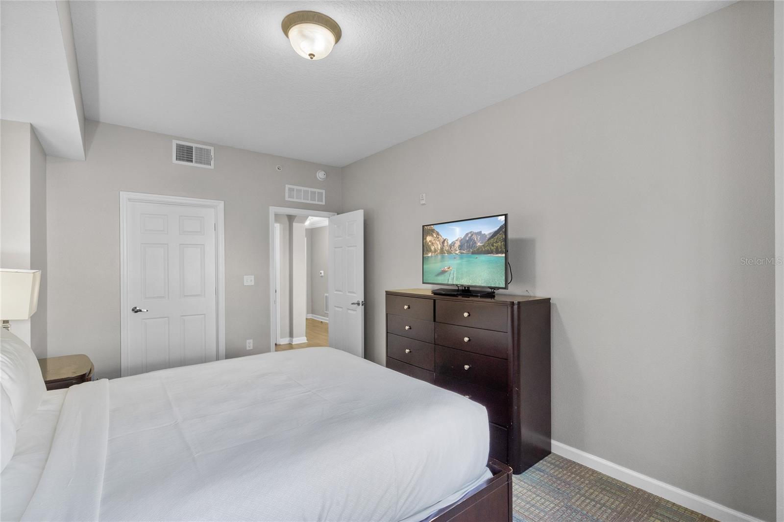 14501 GROVE RESORT AVE #1727 photo 4