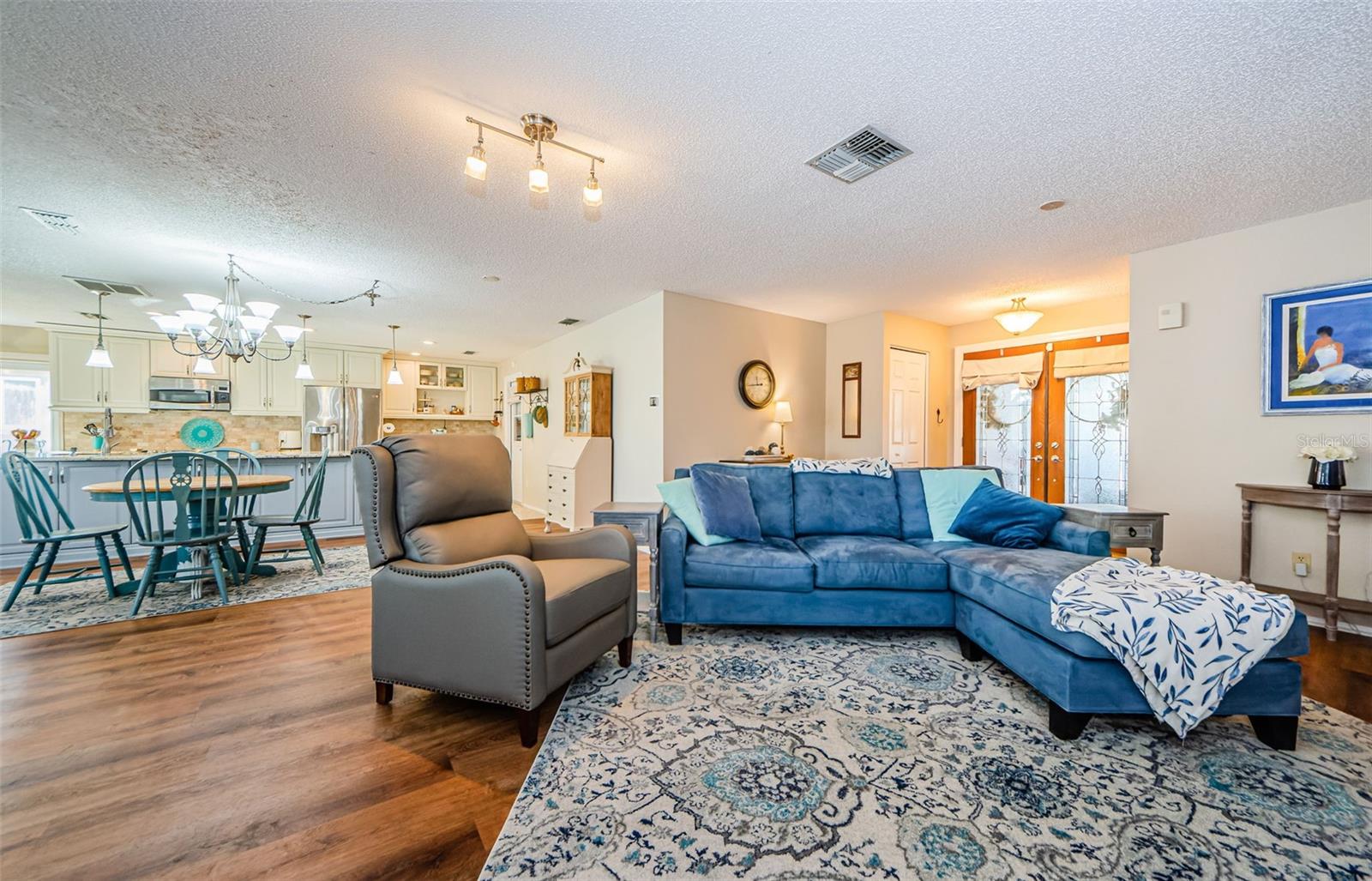 1575 WICKLOW DR photo 3