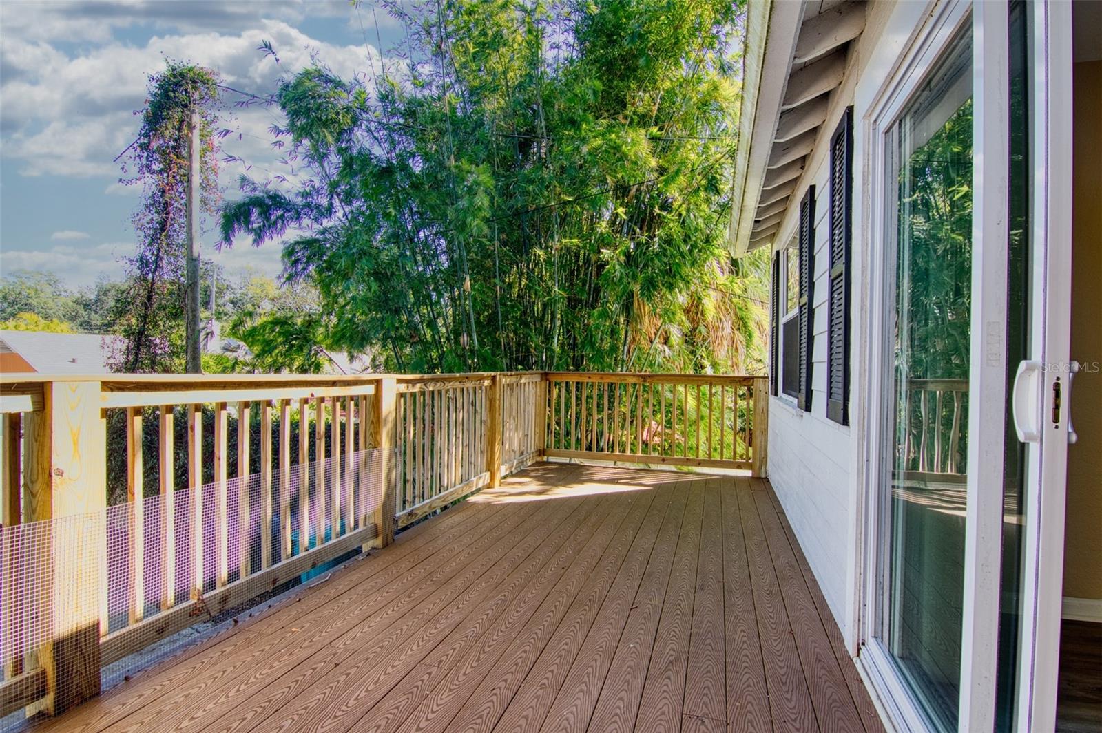 1030 DELANEY AVE #A photo 2