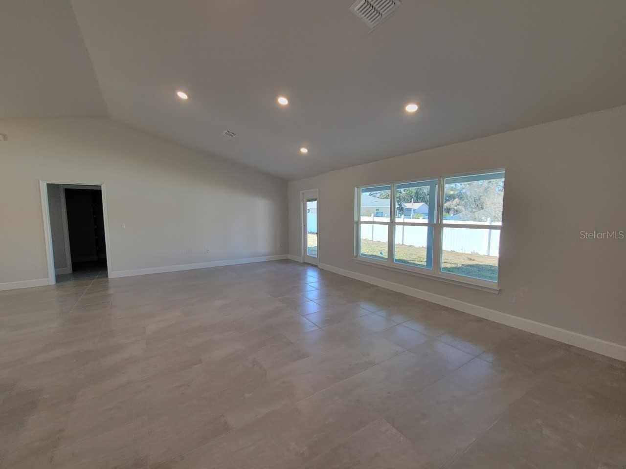 7613 SW 103RD LOOP photo 5