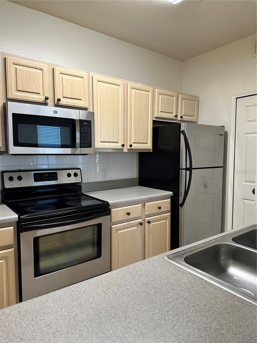 420 SUMMIT RIDGE PL #214 photo 4