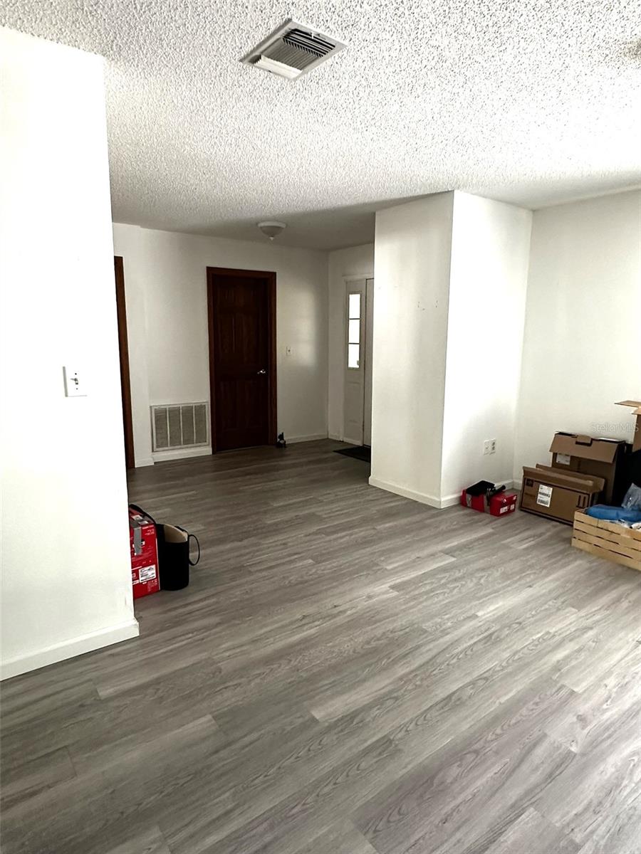 11253 LELAND ST photo 3