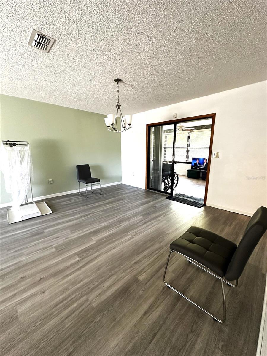 11253 LELAND ST photo 4