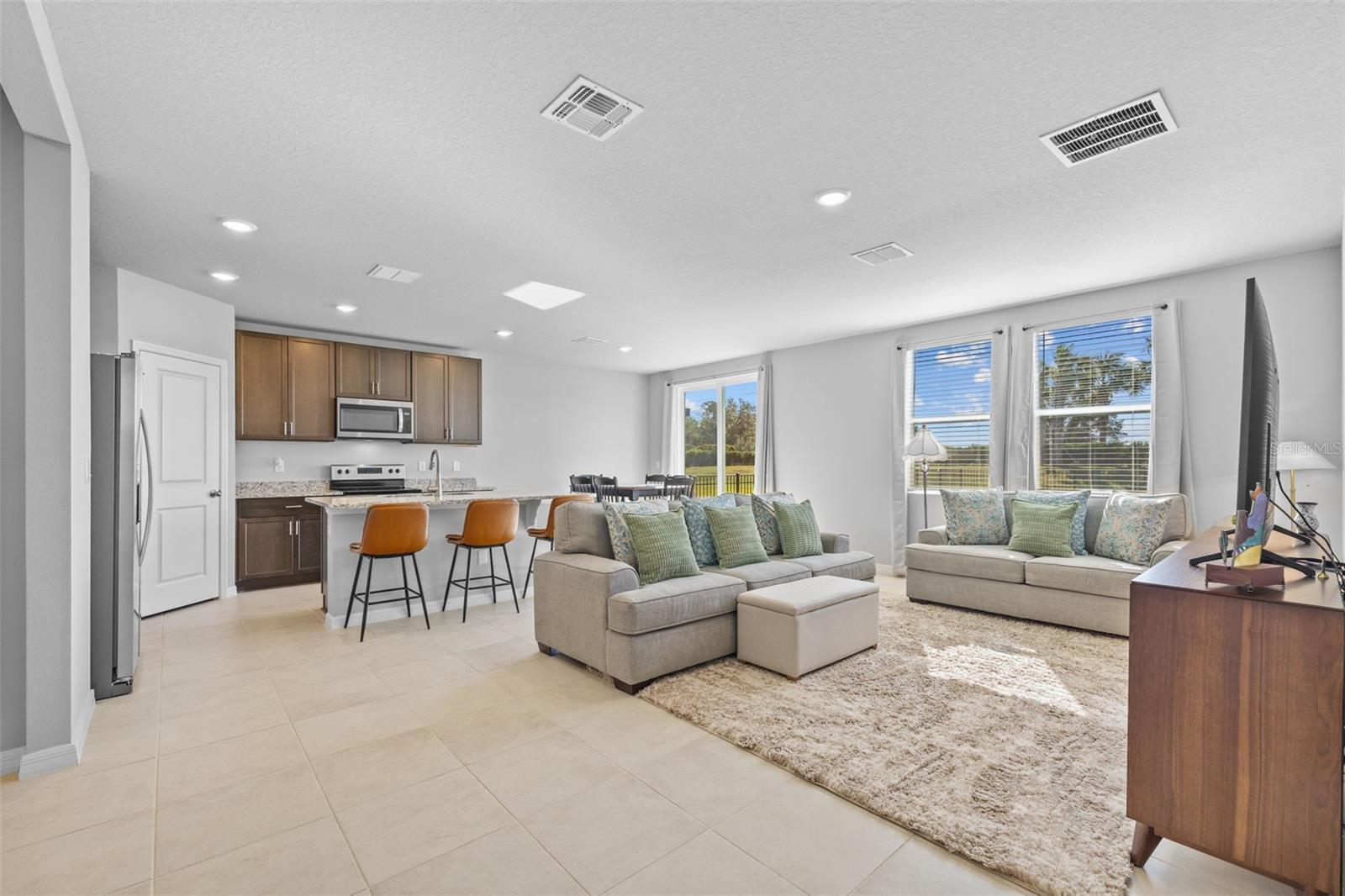 7025 FEATHER RIVER PL photo 2