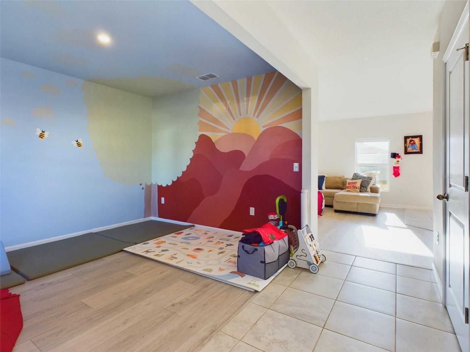1424 FEATHER LN photo 2
