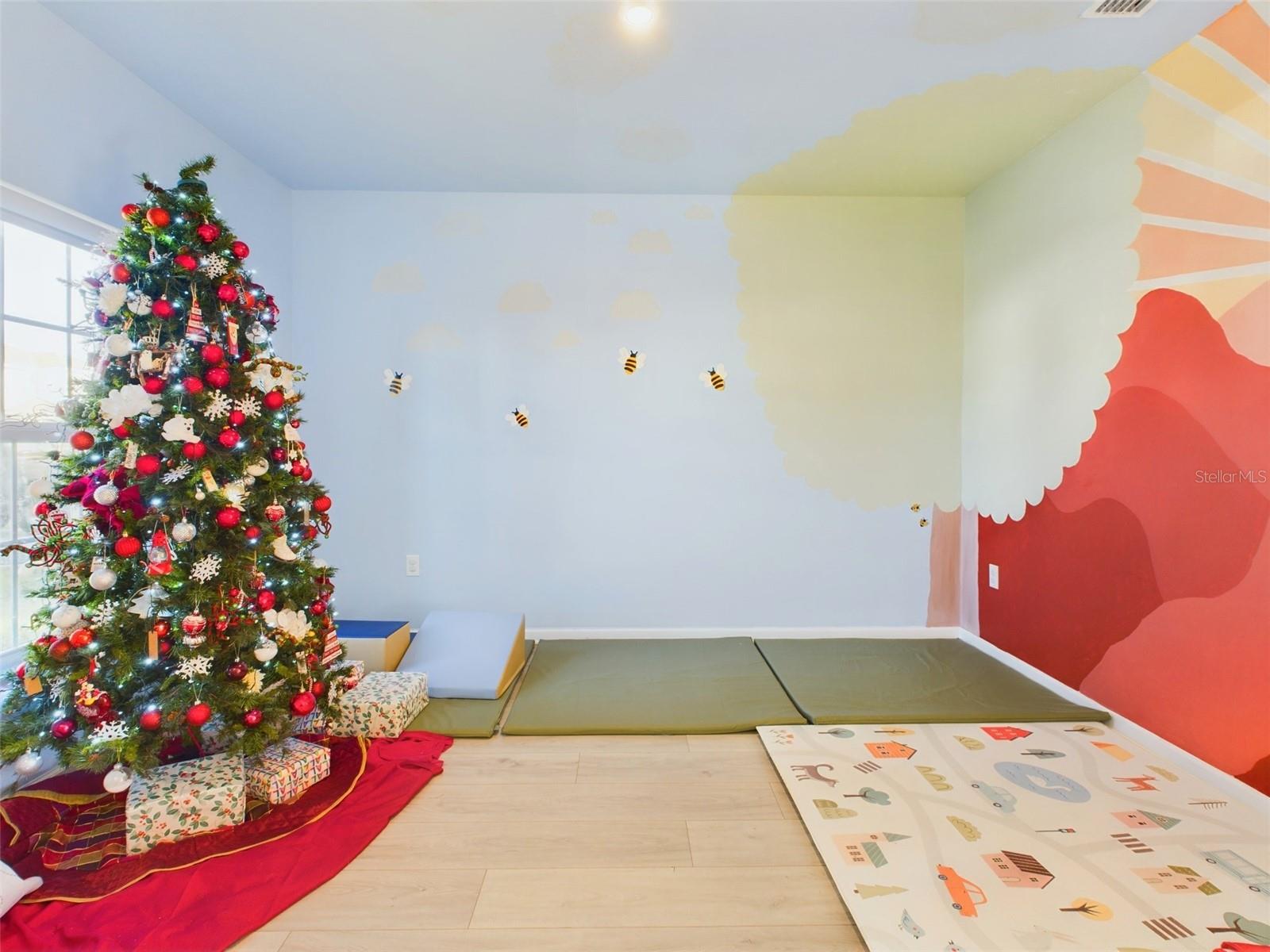 1424 FEATHER LN photo 3