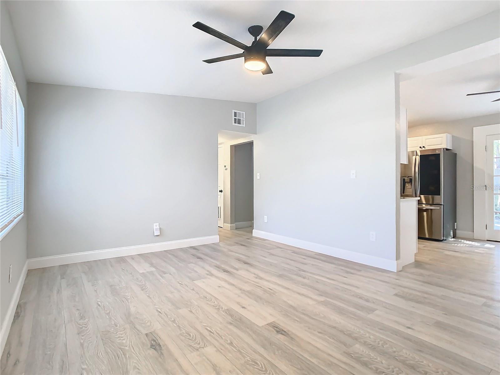 101 GERRY DR photo 4
