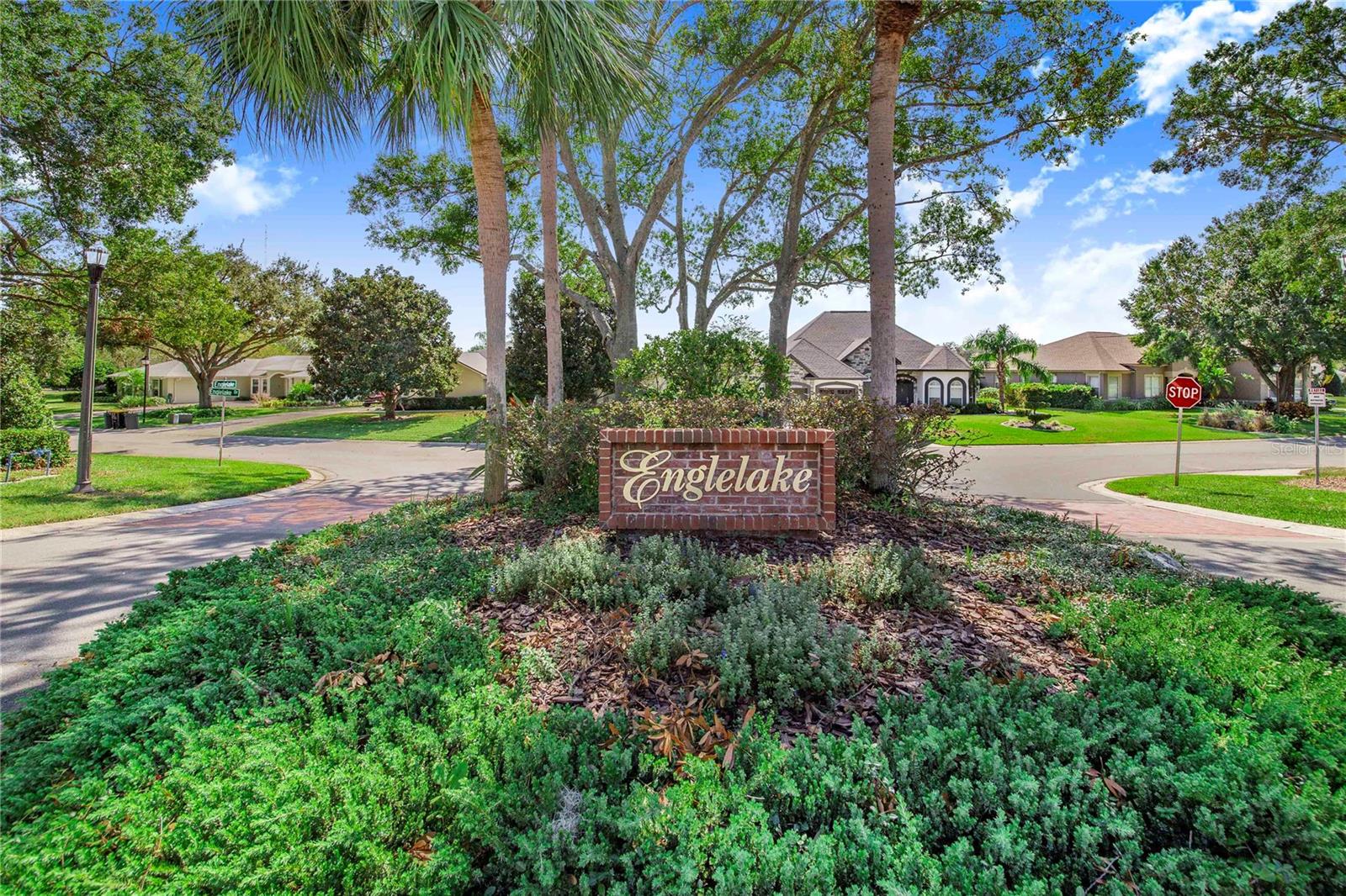 6682 ENGLELAKE DR photo 4