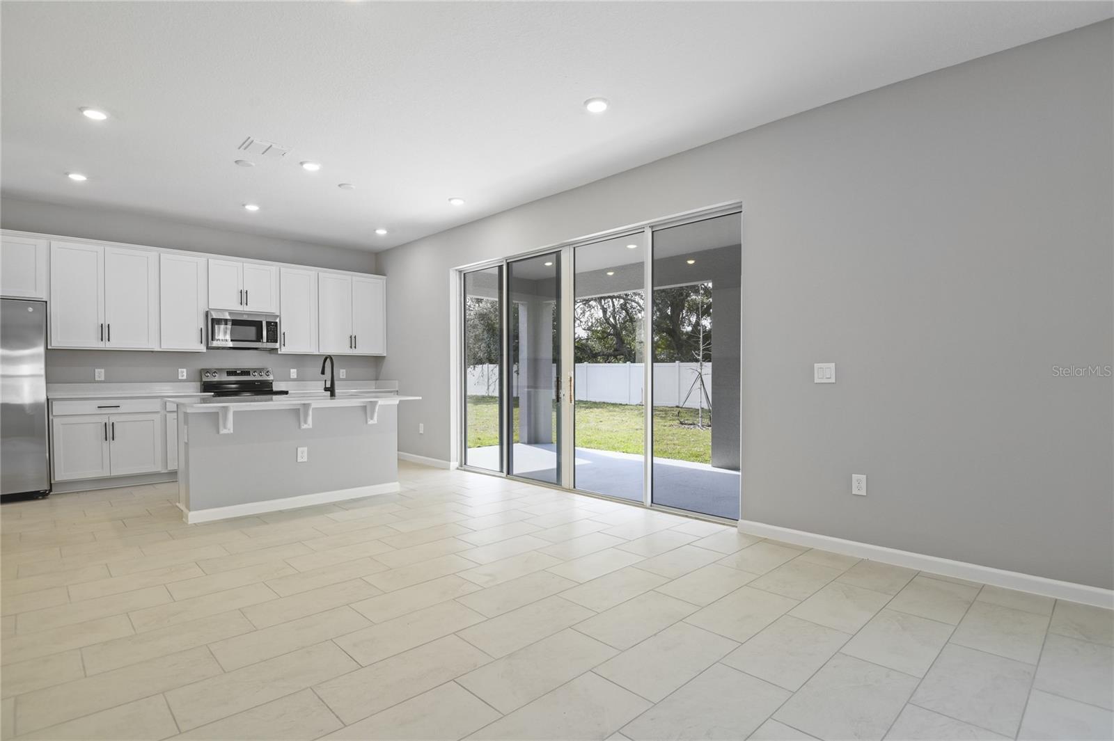 1488 AUGUST GRAY DR photo 3
