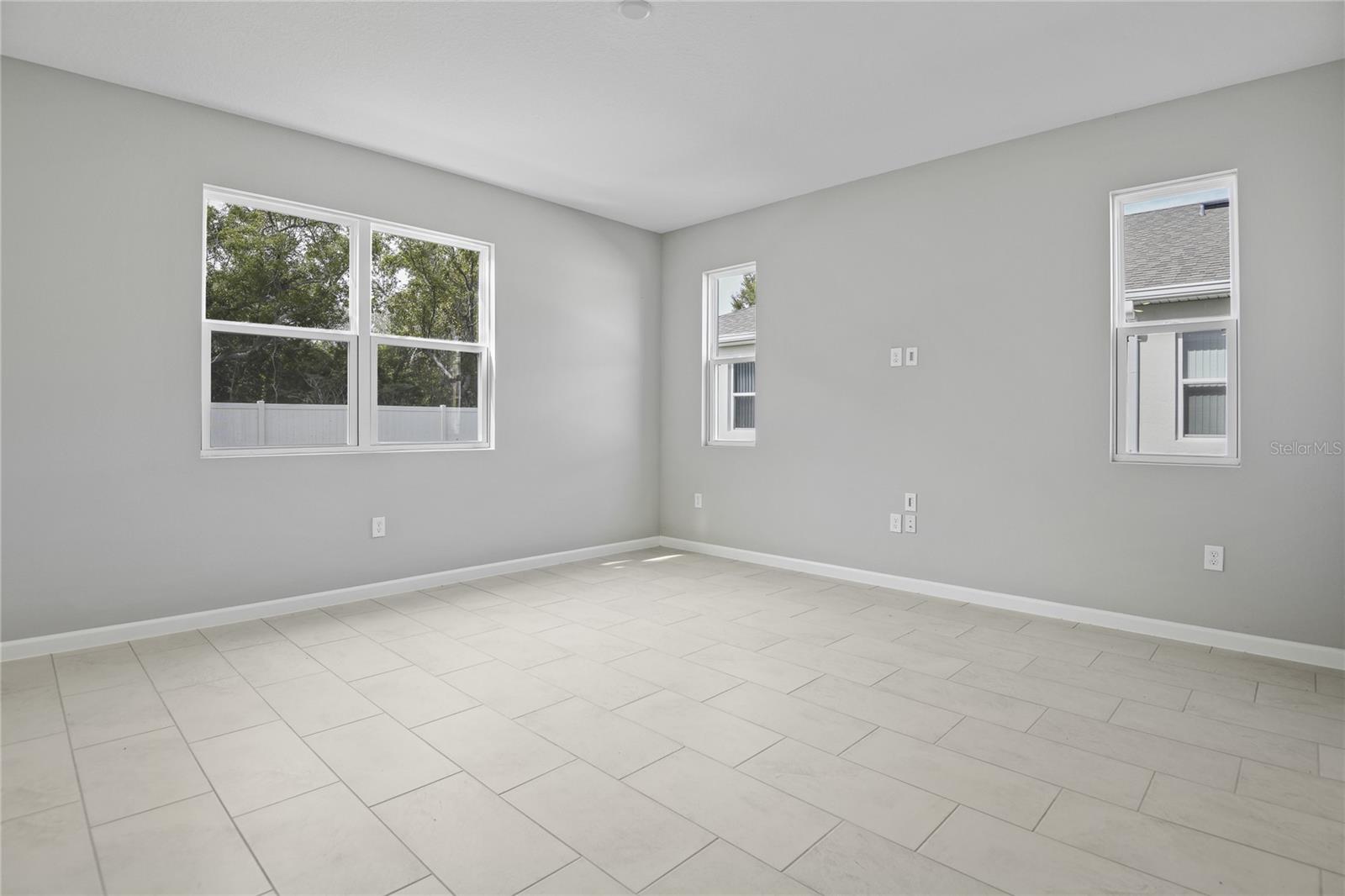1488 AUGUST GRAY DR photo 4