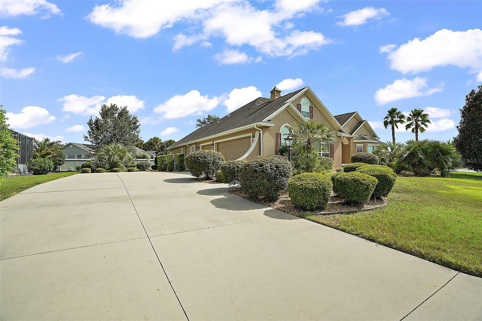 2126 LAKE RIDGE DR photo 5